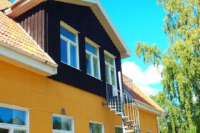 Apartment in old school, ideal for groups and families. long stay possibilities in Gårdsjö